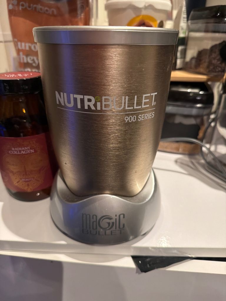 Nutribullet 900 good.  Nearly new. 