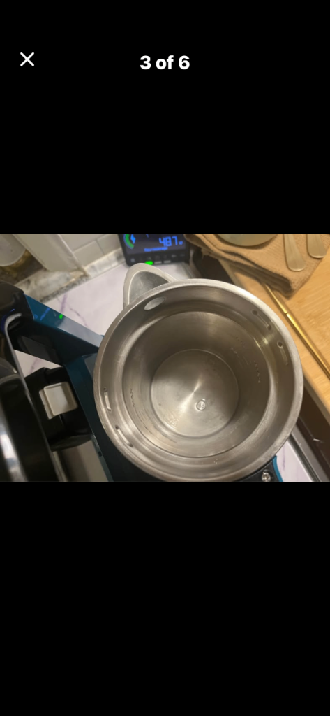 image for Makita kettle - and 2 non makita battery's 