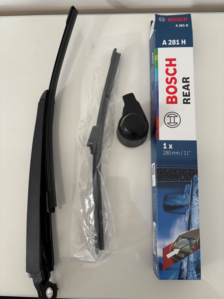 Rear Wiper Blade and Arm for 2004 VW Polo