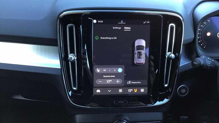 2025 Volvo XC40 Plus, B4 Mild hybrid, Petrol, Dark ESTATE Petrol/Electric Hybrid Automatic