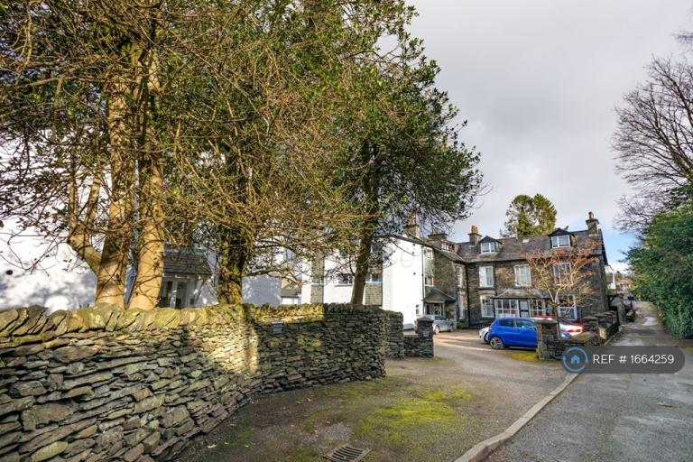 2 bedroom flat in Craig Walk, Bowness On Windermere, LA23 (2 bed) (#1664259)