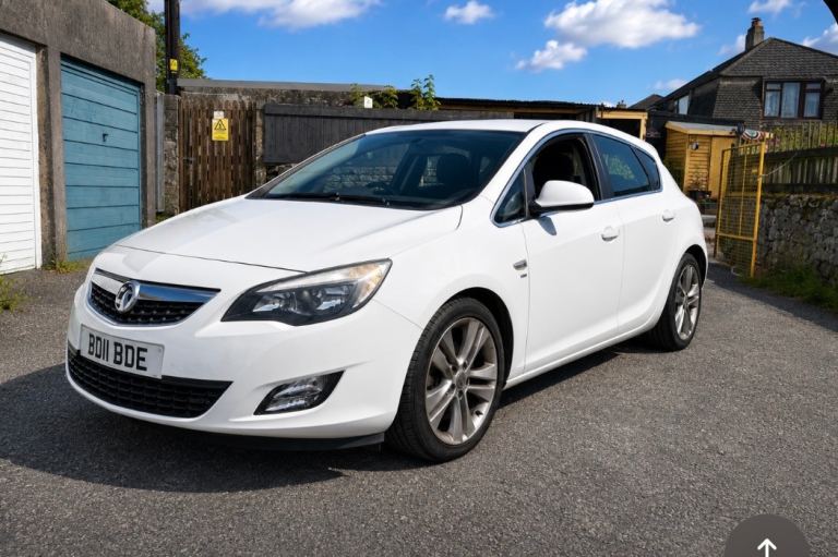 Vauxhall, ASTRA, Hatchback, 2011, Manual, 1956 (cc), 5 doors