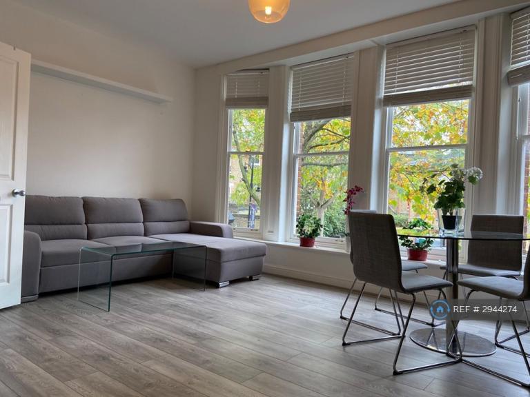 2 bedroom flat in Royal Parade, Richmond, TW9 (2 bed) (#2944274)