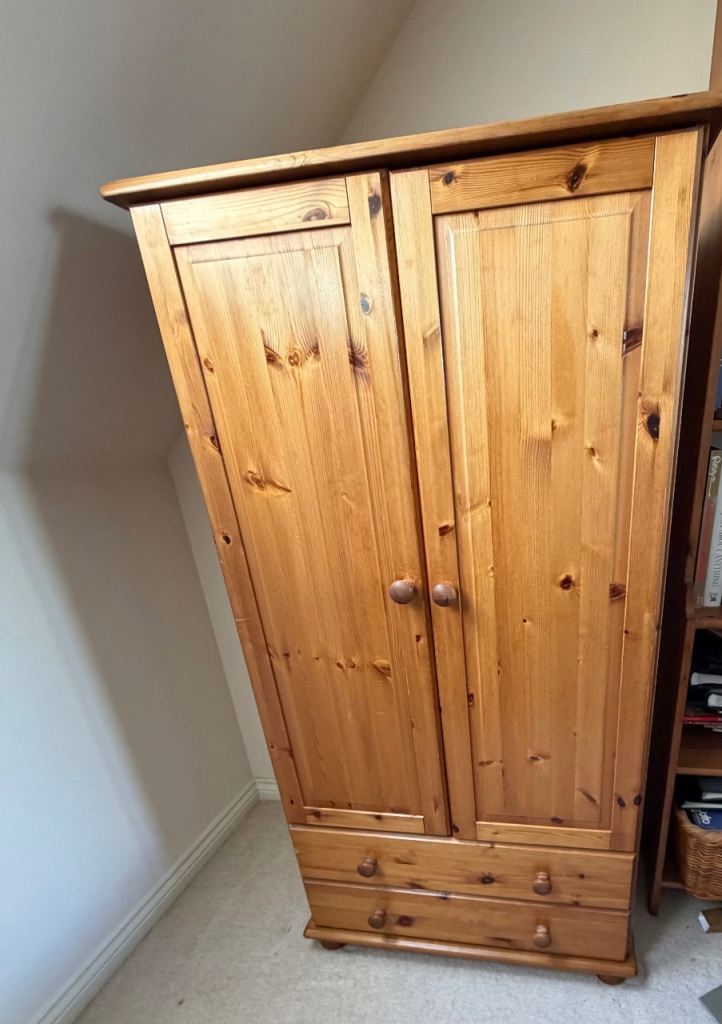 Child’s wardrobe with two drawers 