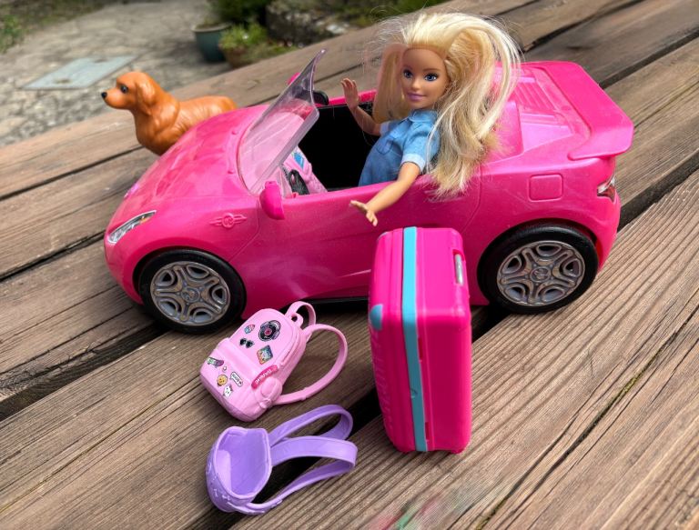 Barbie doll & car + accessories 
