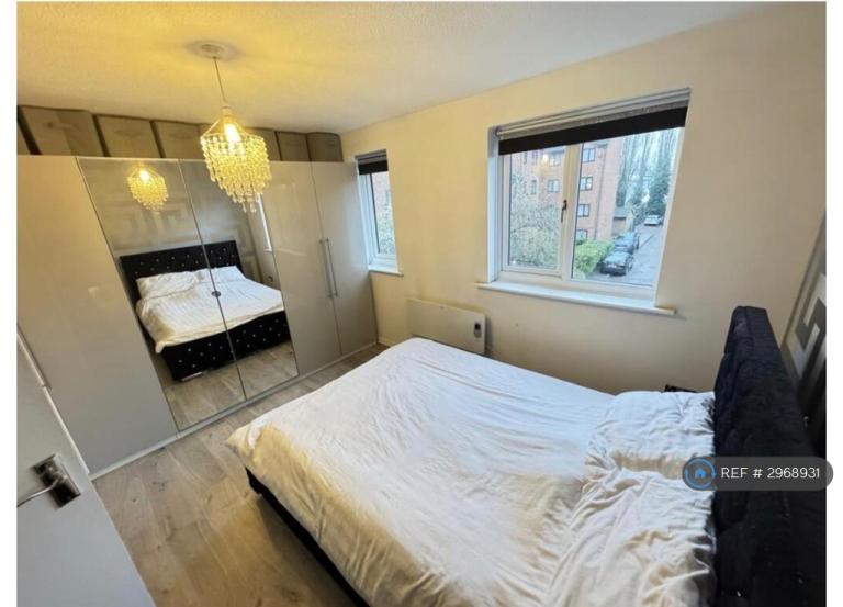 1 bedroom flat in Porter Close, Grays, RM20 (1 bed) (#2968931)