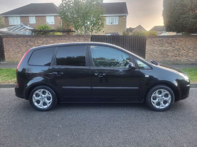 FORD C-MAX 1.6 ZETEC. 2009. NEW MOT LOTS SPENT HUGE HISTORY 