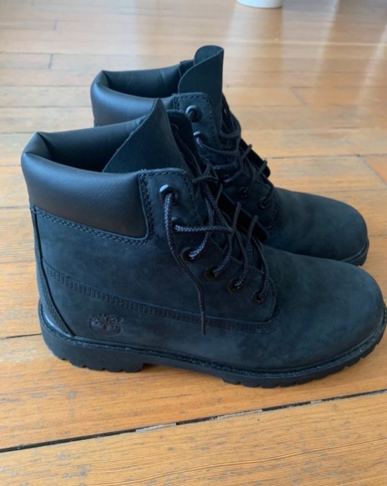 Timberland boots Size 6.5 (EU 40) worn once
