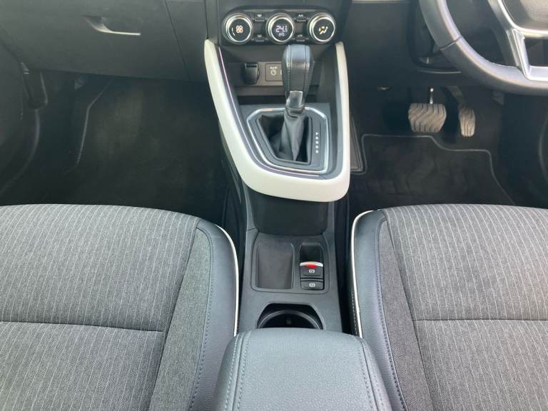 2022 Renault Clio 1.6 E-TECH Hybrid 140 SE Edition 5dr Auto Hatchback PETROL/ELECTRIC Automatic