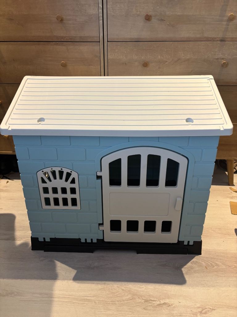 Dog house/crate 