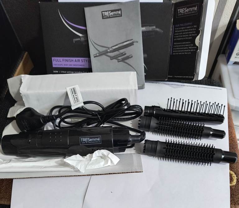 Tresemme full finish hair styler 