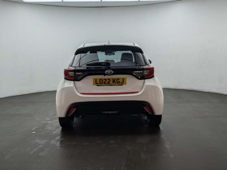 2022 Toyota Yaris 1.5 VVT-h Design Hatchback 5dr Petrol Hybrid E-CVT Euro 6 (s/s) (116 ps) -  HAT...