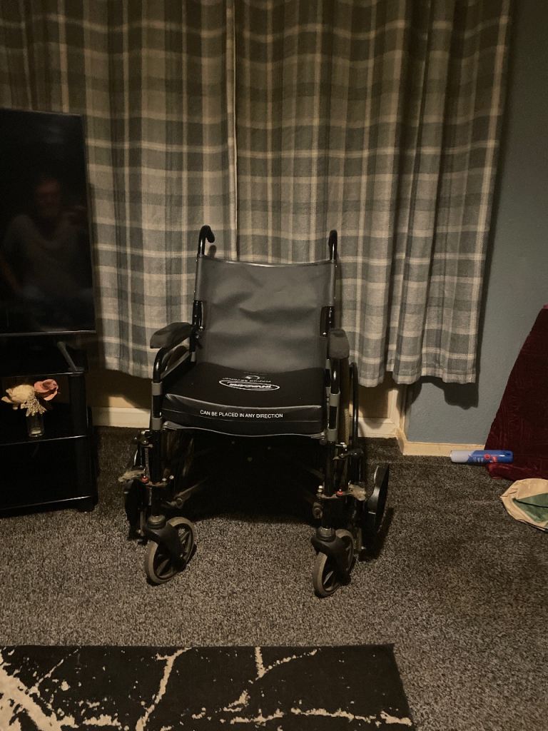 Drive Medical Expedition Lightweight Wheelchair – Good Condition