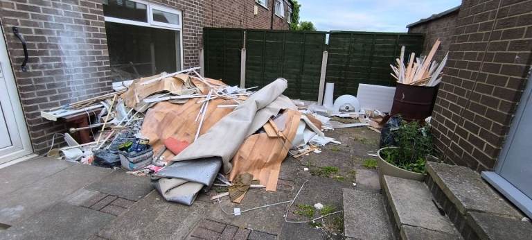 Need a licenced rubbish removwr