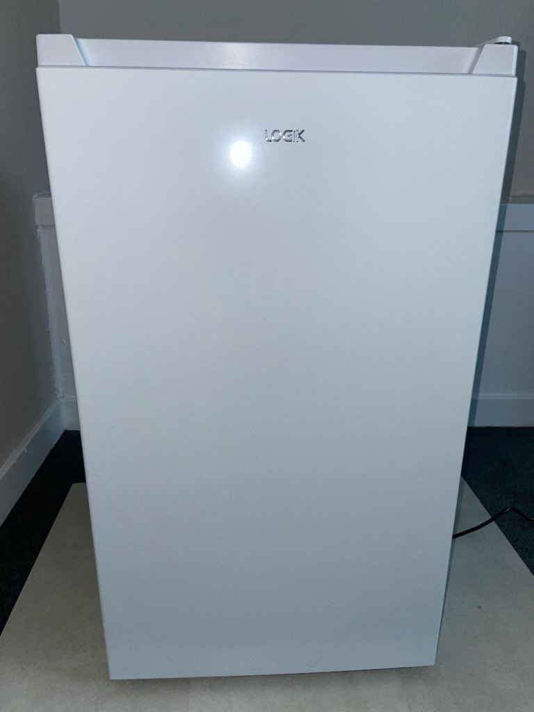 Logik White Under-Counter Larder Fridge - Excellent Condition