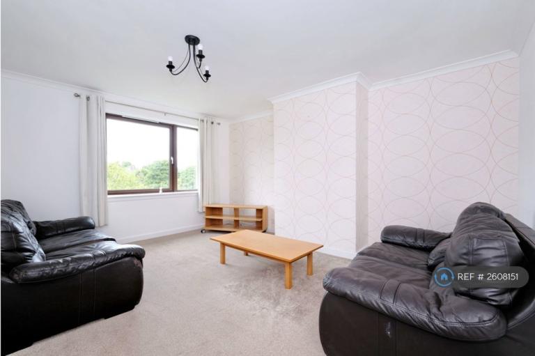 3 bedroom flat in Morrison Drive, Aberdeen, AB10 (3 bed) (#2608151)