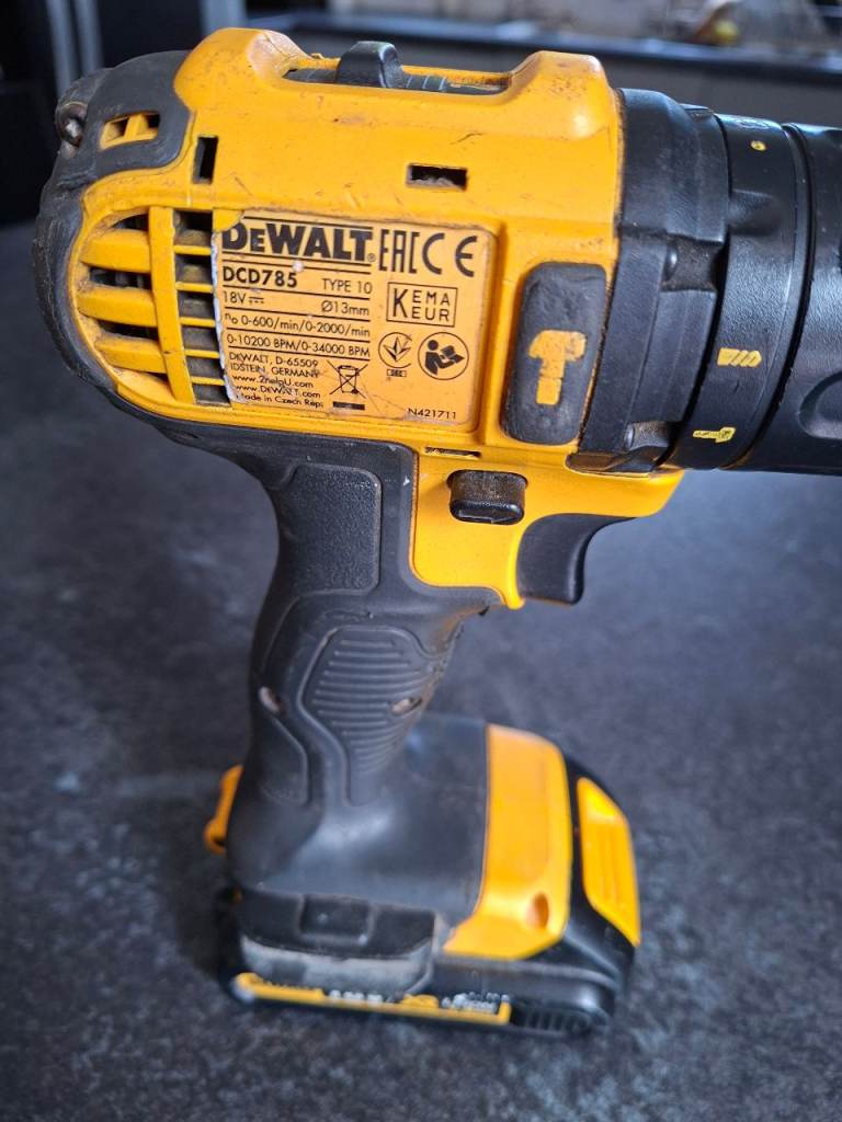 Dewalt DCD785 drill