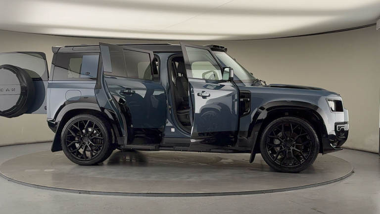 2022 Land Rover Defender 110 3.0 D300 MHEV X-Dynamic HSE SUV 5dr Diesel Auto 4WD Euro 6 (s/s) (30...