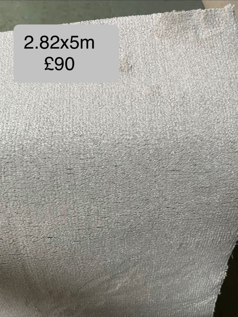 Light beige 5m wide carpet remnant 2.82x5m