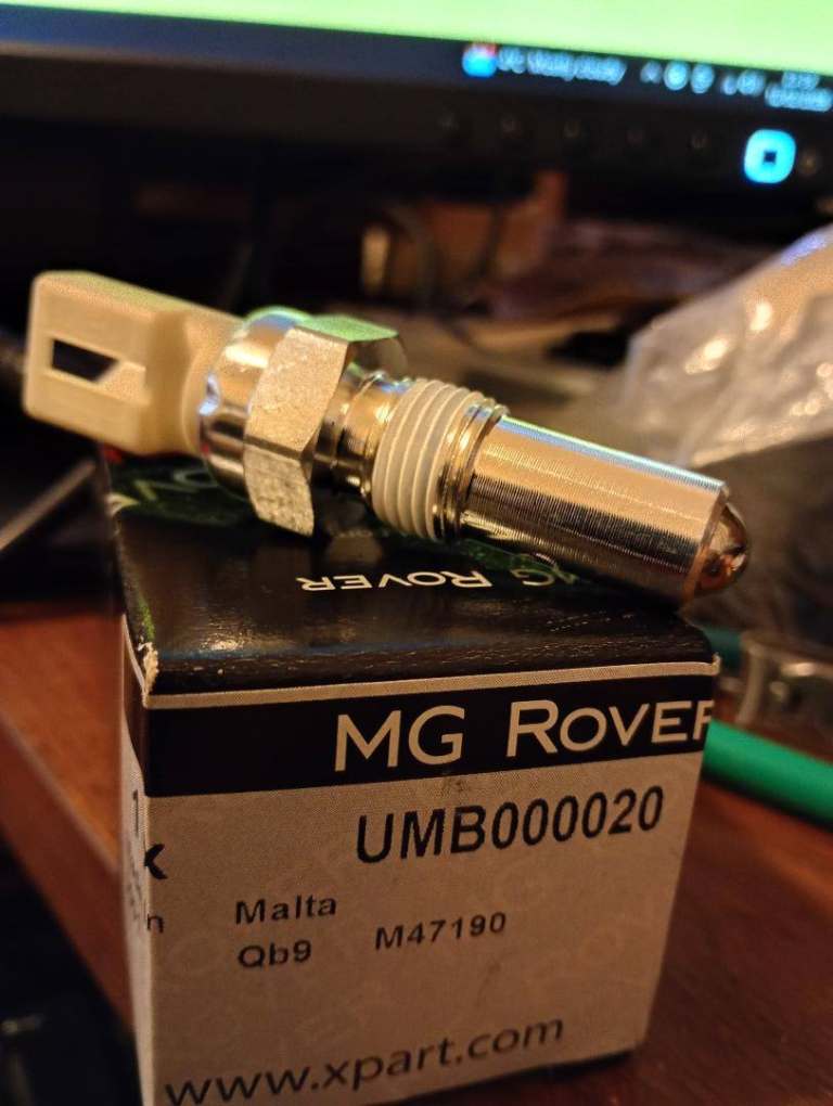 UMB000020 REVERSE LIGHT SWITCH FOR IB5 GEARBOX IN ROVER 25 45 ALSO IB5 SPEEDO SENSOR 