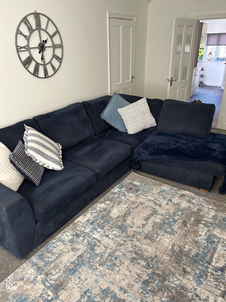 Left handed corner suite and buffet