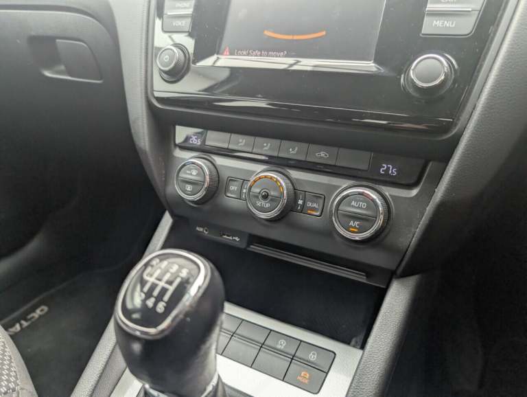 2015 Skoda Octavia 1.4 TSI SE Estate 5dr Petrol Manual Euro 5 (s/s) (140 ps) - ALLOY, BLUETOOT ES...