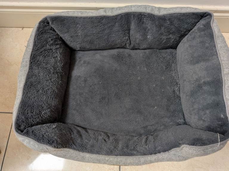 Dog bed: Banbury & co brand