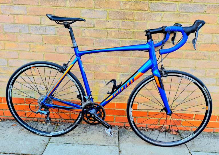 GIANT CONTEND 2 ALLOY CARBON FIBRE ROAD BIKE LG/XL FRAME