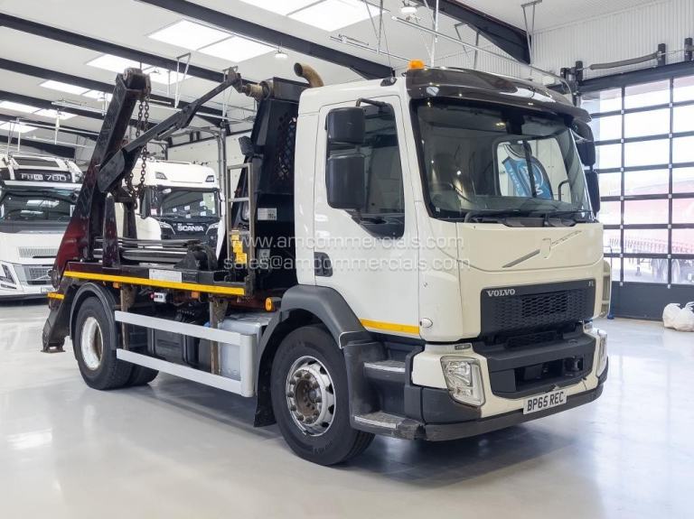 2019 (19) VOLVO FL 250 4X2 SKIP LOADER