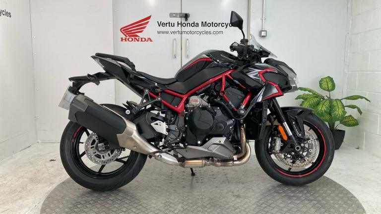 2022 Kawasaki Z R1000KNFAN (22MY) SPORTS Petrol Manual