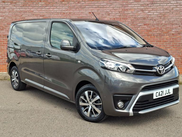 2021 21 Toyota ProAce 2.0D 120 TSD Medium Design Manual. Euro 6 MWB