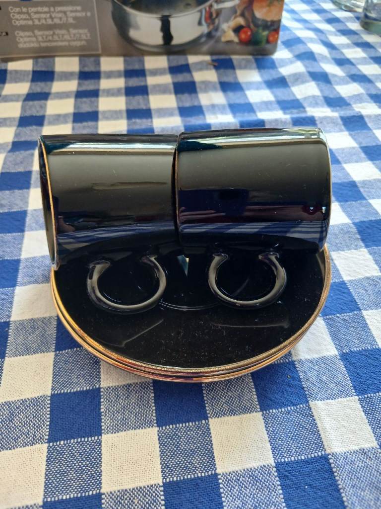 Horrockses Espresso Cups & Saucers – Black & Gold, As New