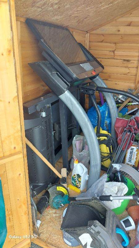 Treadmill for Sale –  Nordic Track, Needs a Good Clean, Fully Working -6+40 degrees 