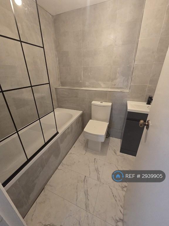 2 bedroom flat in Elmore Close, Wembley, HA0 (2 bed) (#2939905)