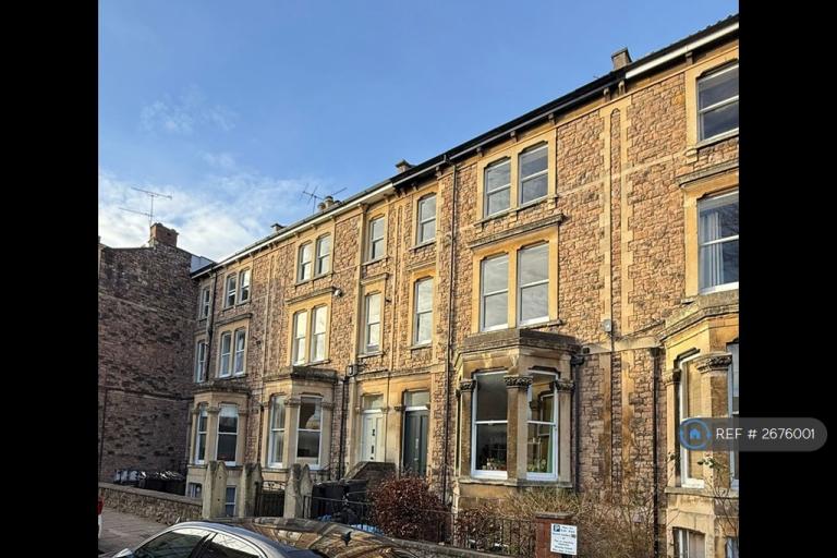4 bedroom flat in Alma Vale Road, Bristol, BS8 (4 bed) (#2676001)
