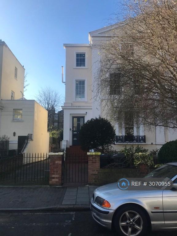 2 bedroom flat in Stockwell Park Crescent, London, SW9 (2 bed) (#3070955)