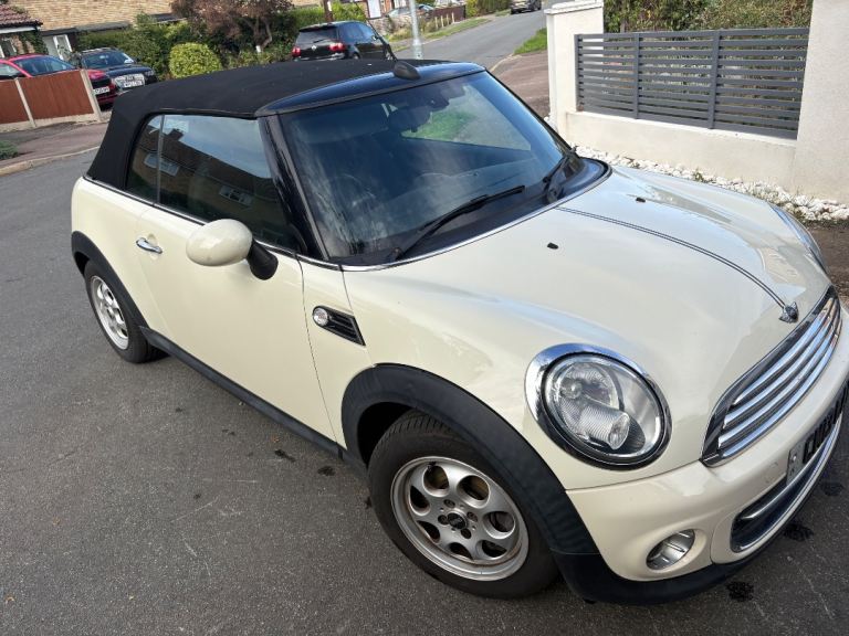 Mini, CONVERTIBLE, Convertible, 2015, Manual, 1598 (cc), 2 doors