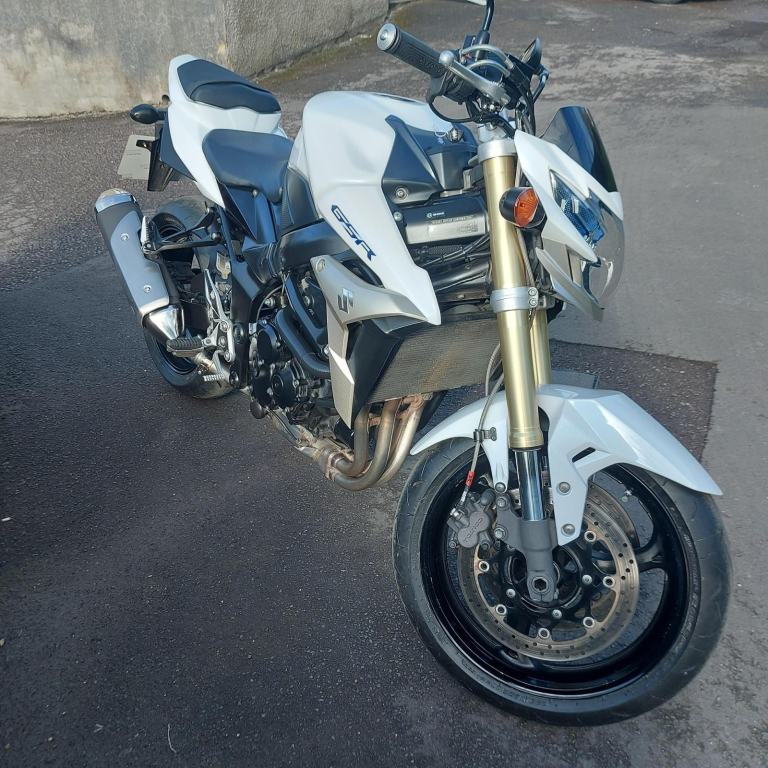 Suzuki GSR750