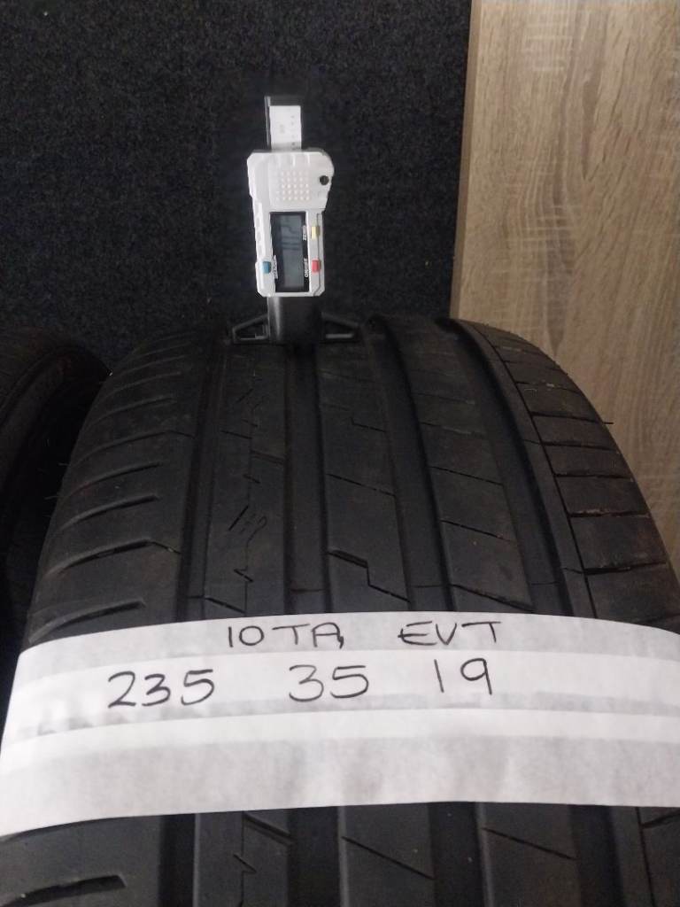 Part worn tyres Iota EVT 235 35 19 - set of 2