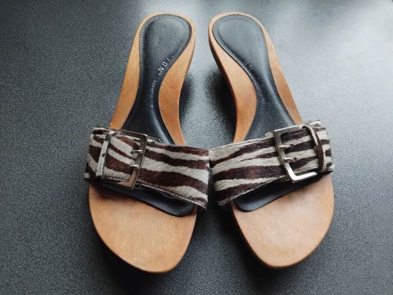 Keneth Cole Reaction ladies mules.