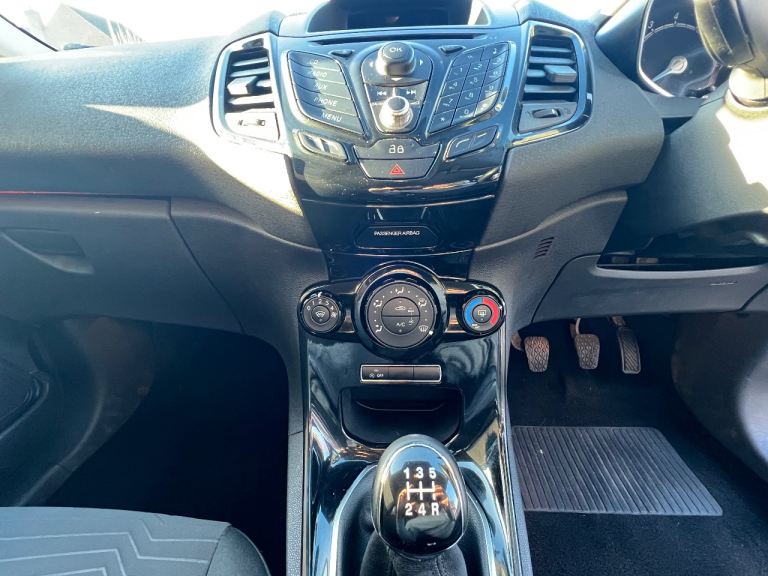 Ford Fiesta 1.0 Zetec – FSH – £20 Road Tax – 5 Door – Long MOT – Lovely Car