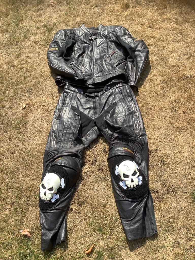 🏍️ WOLF 🐺 KANGAROO 🦘 COMFORTLITE MOTORCYCLE 🏍️ RACING LEATHERS (SMALL)