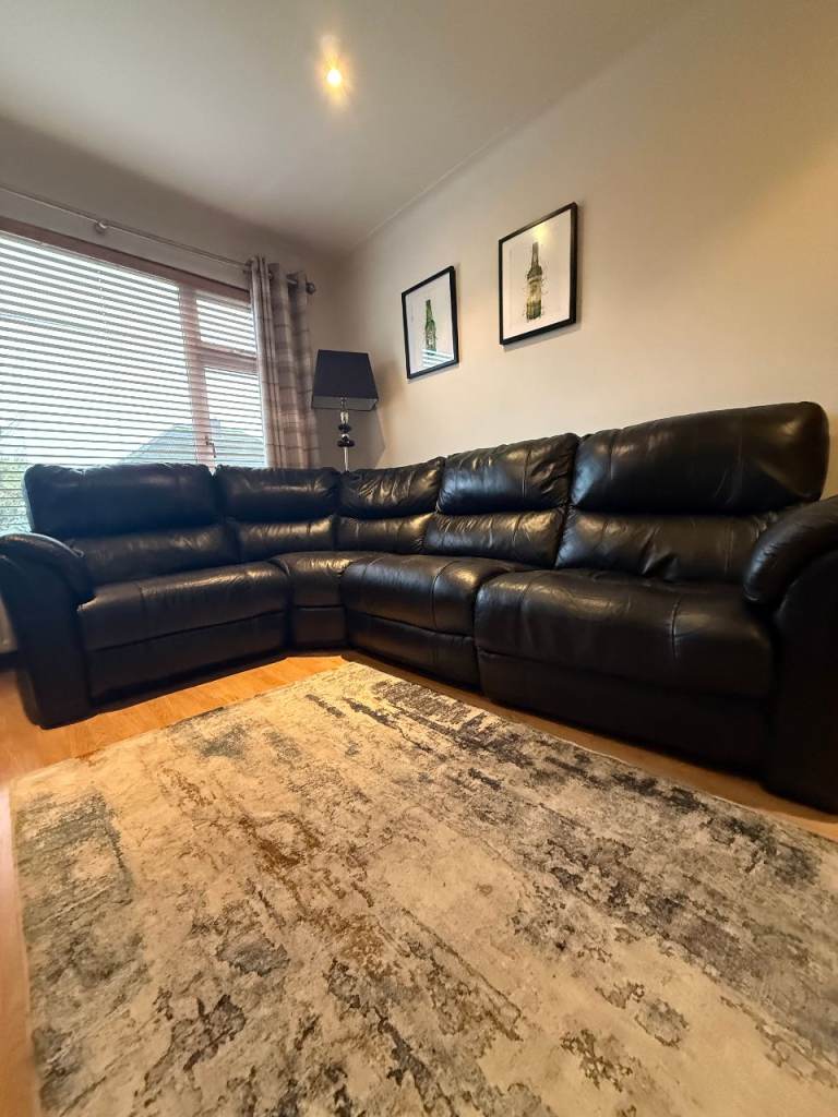 Black Leather Recliner Corner Sofa – Modular – USB Charging