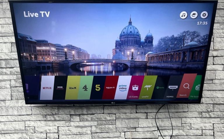 LG 52-inch Smart TV – Good Condition, Ready to Go