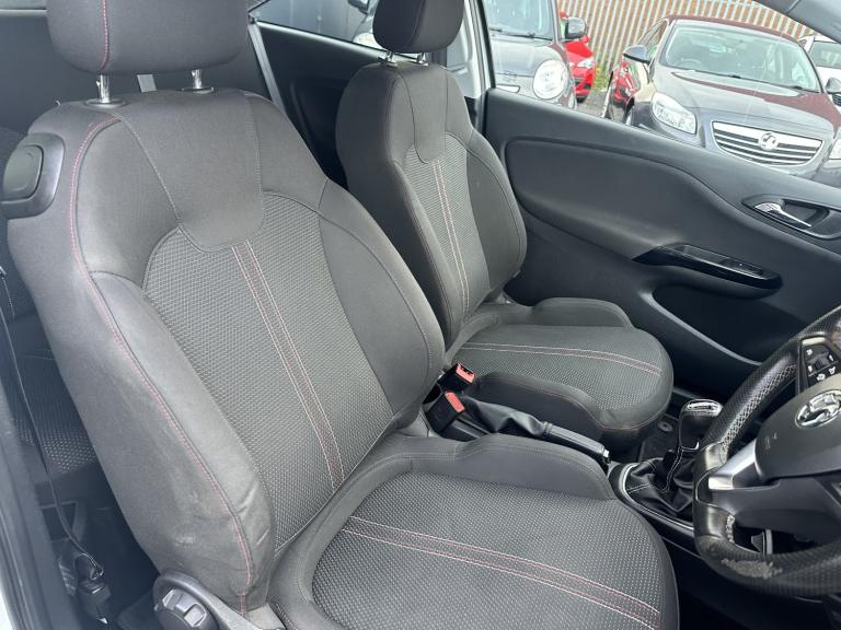 VAUXHALL CORSA 1.4 i Turbo White Edition 2017