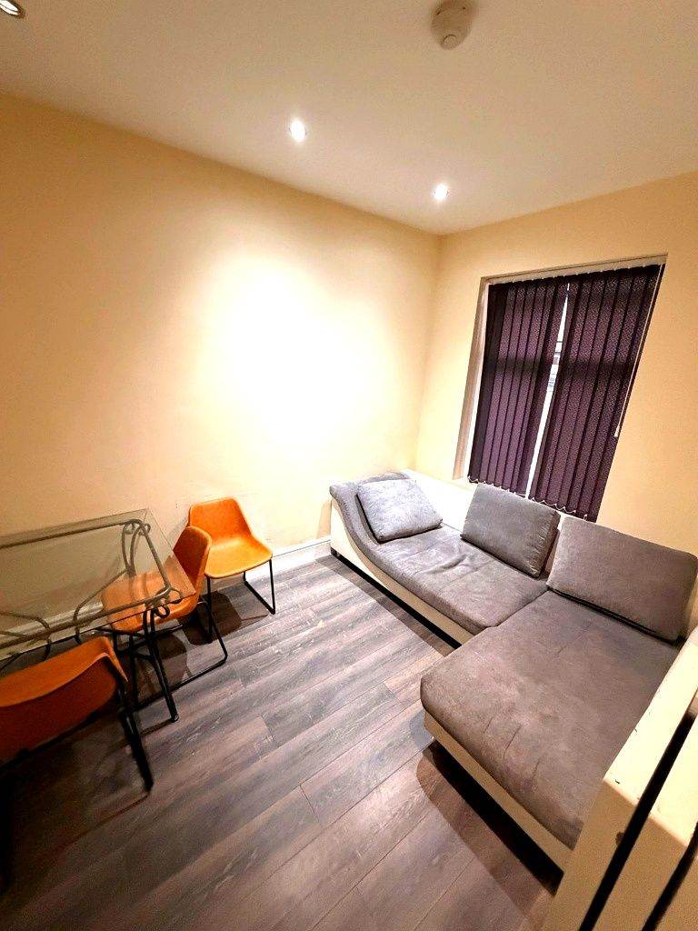 4 Bed 2 Wash Property Available at M14
