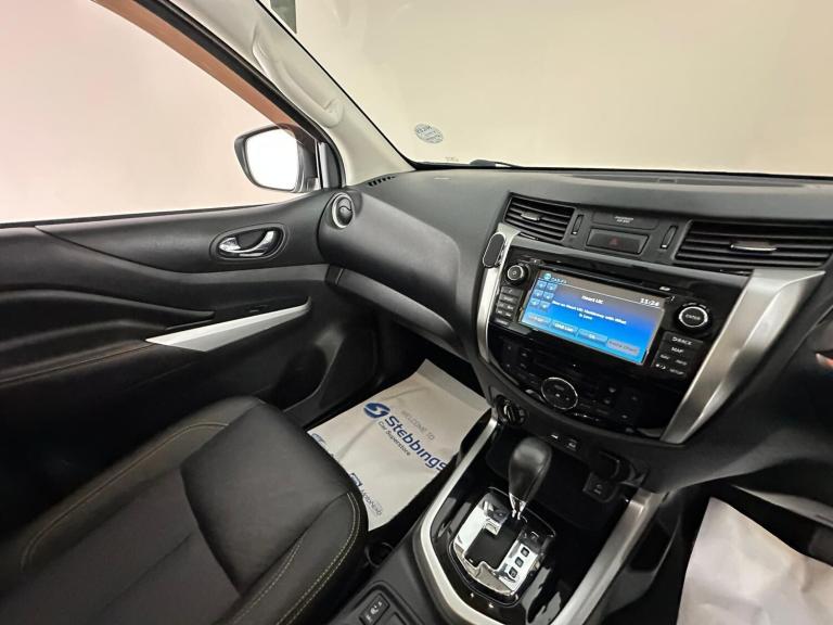2018 Nissan Navara 2.3 dCi N-Guard Auto 4WD Euro 6 4dr PICK UP Diesel Automatic