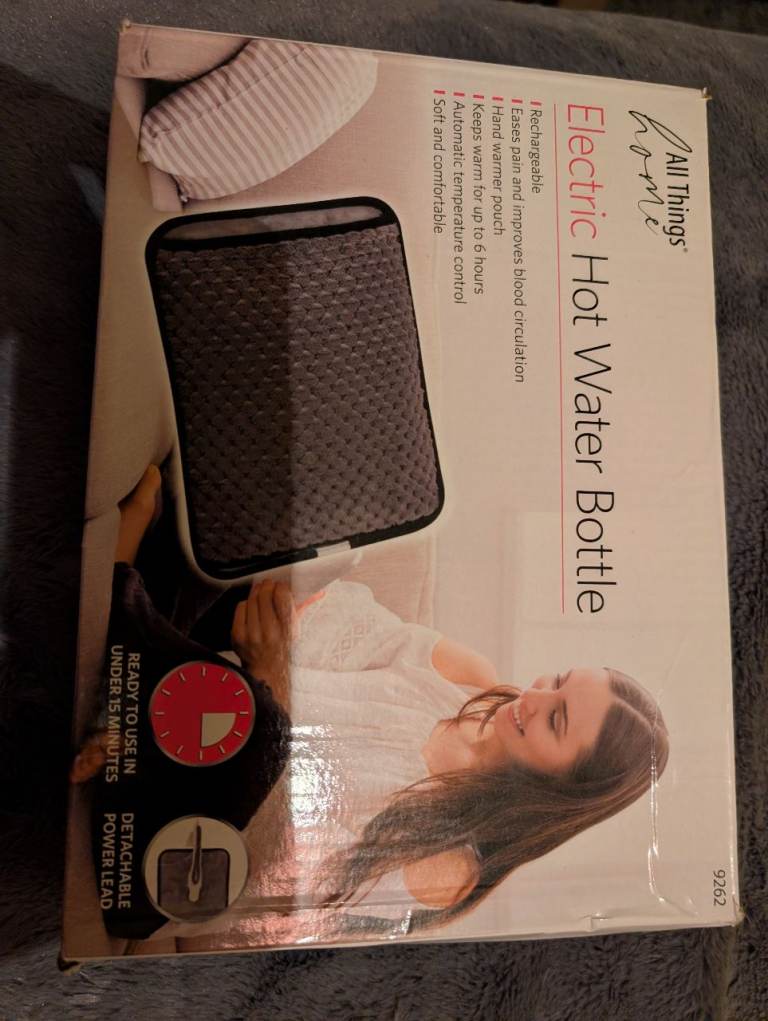 Electric hot water bottle 