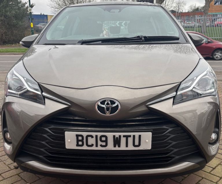 Toyota Yaris Hatchback - 1.5 VVT-i Icon Tech 5dr | 2019 | Bronze | Manual | Low Mileage