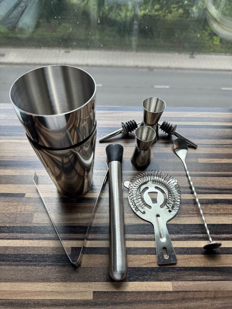 Stainless Steel Cocktail Shaker & Bar Tools Set